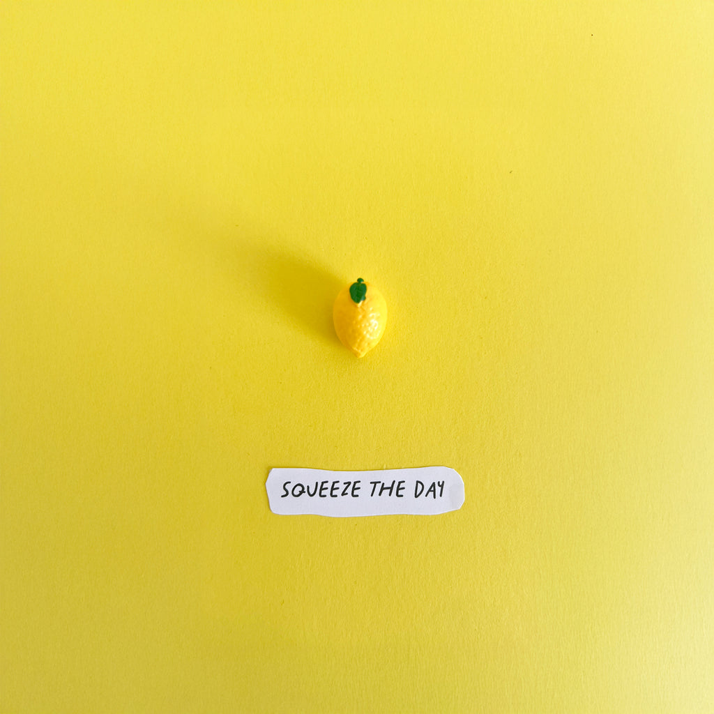 Squeeze the day - Cuadro con miniaturas en relieve