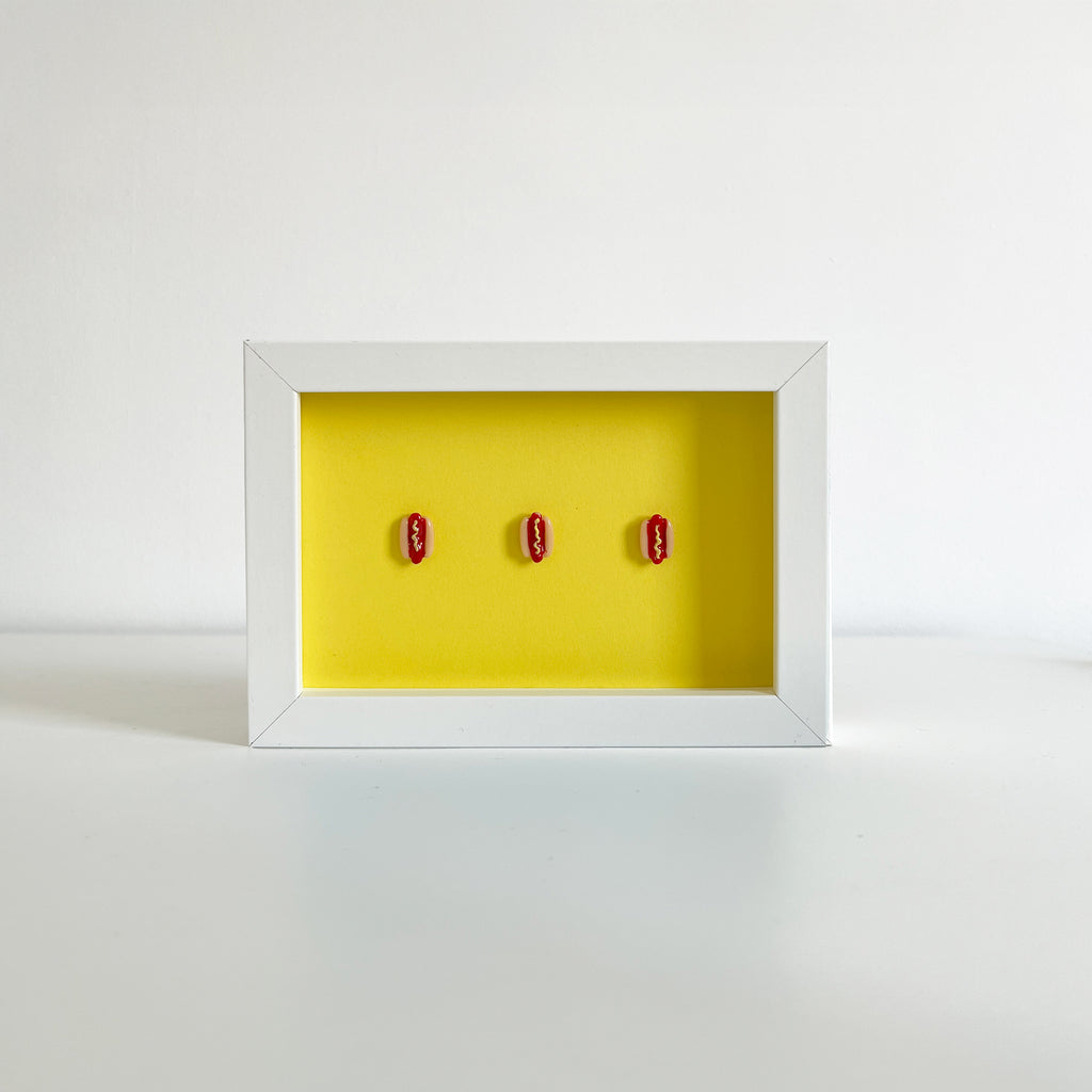 Completos Amarillo - Cuadro con miniaturas en relieve