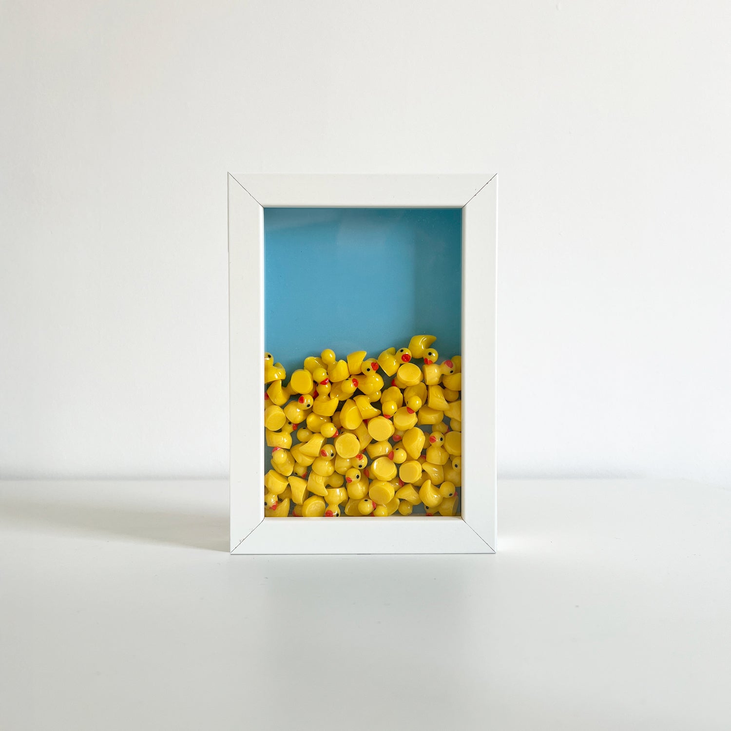 Al agua pato - Cuadro con miniaturas en relieve